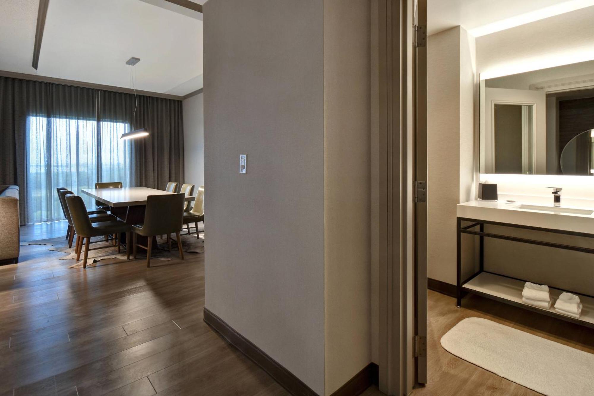 ดัลลัส/ฟอร์ต เวิร์ท แมริออท โฮเต็ล แอนด์ กอล์ฟ คลับ แอท แชมเปียน เซอร์เคิล Hotel โรอาโนก ภายนอก รูปภาพ