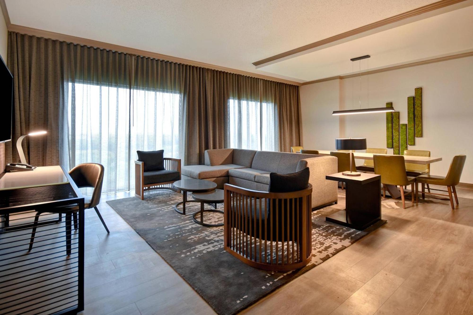 ดัลลัส/ฟอร์ต เวิร์ท แมริออท โฮเต็ล แอนด์ กอล์ฟ คลับ แอท แชมเปียน เซอร์เคิล Hotel โรอาโนก ภายนอก รูปภาพ